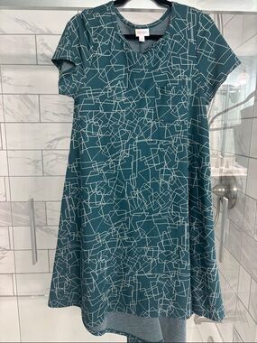 LuLaRoe Teal White Geometric Crew Neck Top